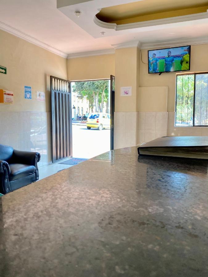Hotel Mansion Real บูการามังกา ภายนอก รูปภาพ